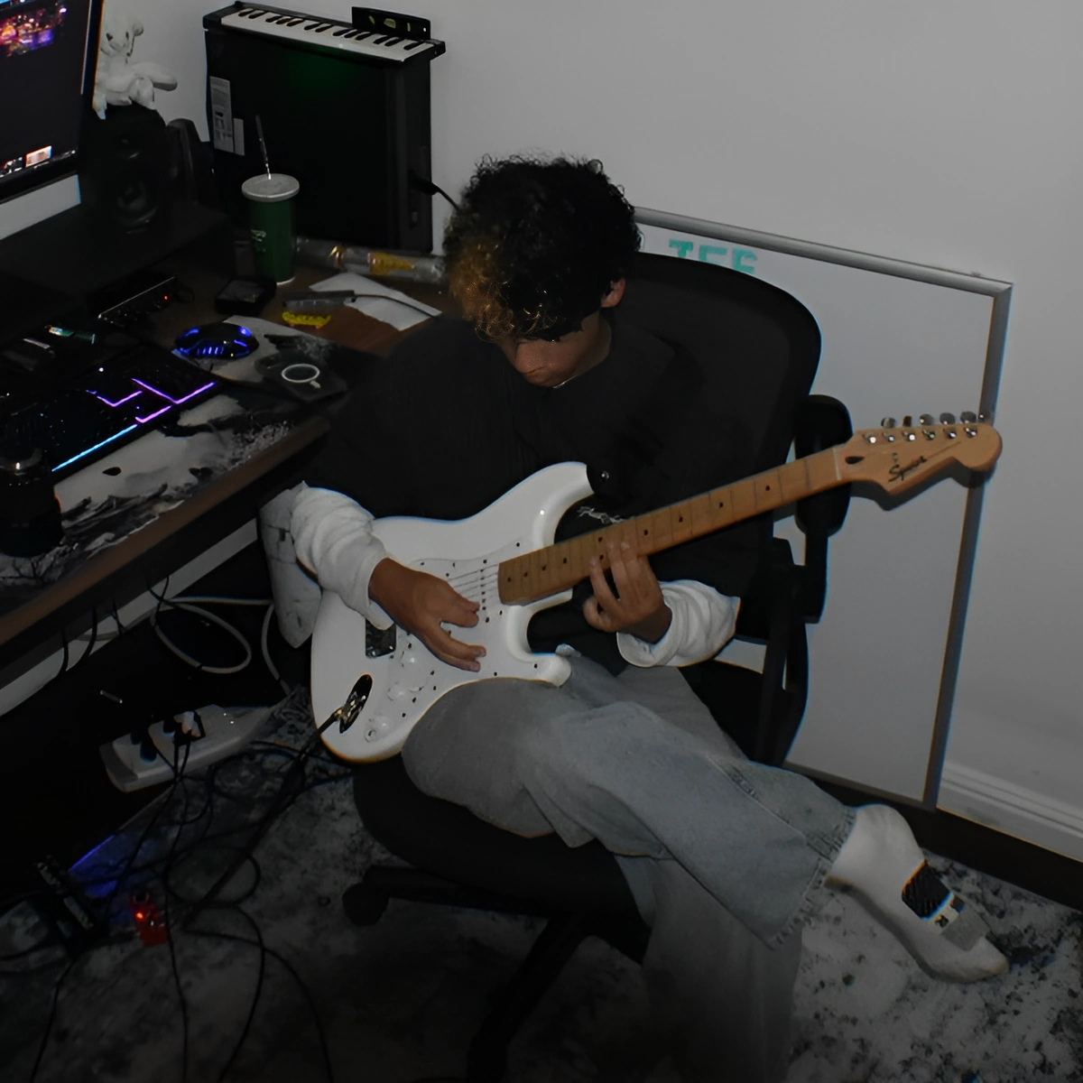 joituz Releases bored (feat. Zape$), a Self-Produced Alternative Rock Single About a Door That Stays Shut